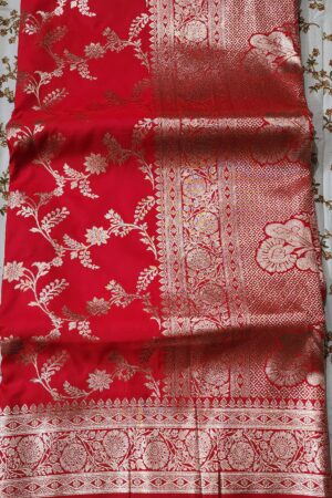 Beautiful Banarasi Silk Saree With Blouse